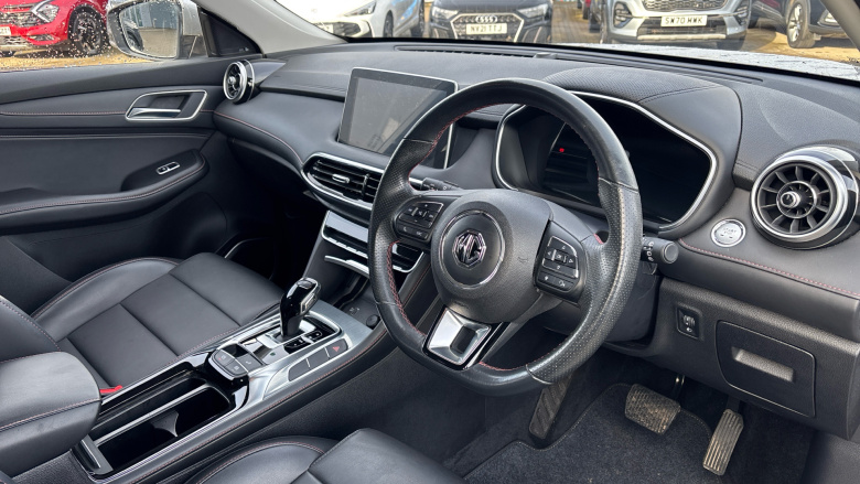 MG Hs 1.5 T-GDI Excite 5dr DCT Petrol Hatchback